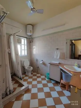 Luxury Tek Büyük Yataklı Oda, 1 En Büyük (King) Boy Yatak, Balkon, Şehir Manzaralı