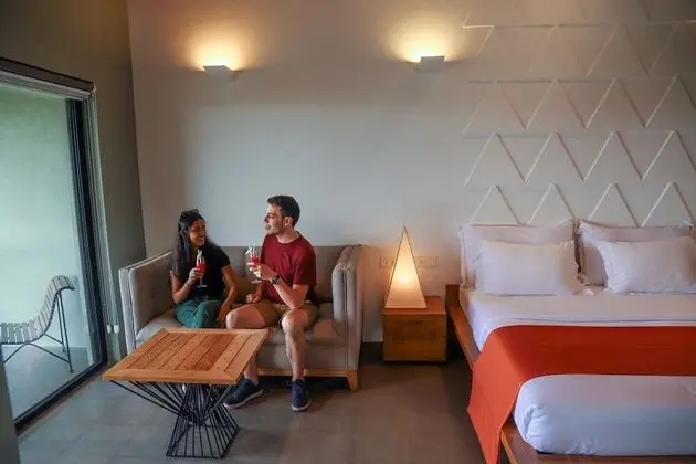Deluxe Tek Büyük Yataklı Oda, Göl Manzaralı