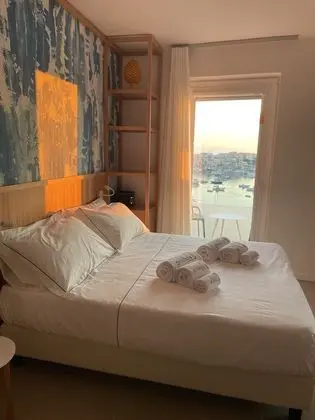 Deluxe Tek Büyük Yataklı Oda, Balkon, Deniz Manzaralı