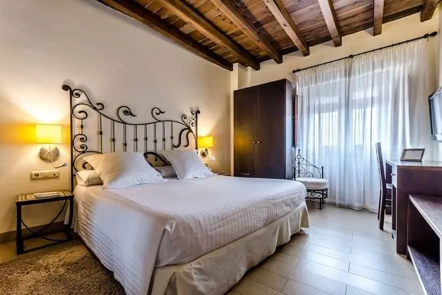 Tek Büyük Yataklı Oda