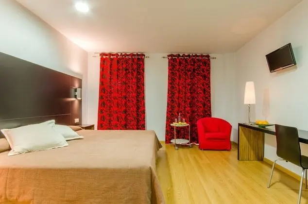 Standard Büyük Yataklı Tek Kişilik Oda (+ Parking)