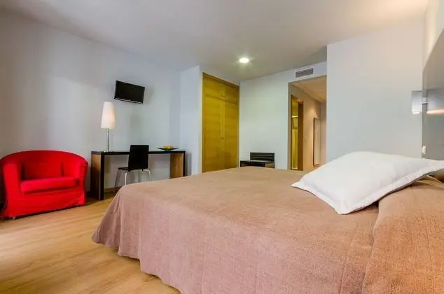 Standard Tek Büyük Yataklı Oda (+ Parking)