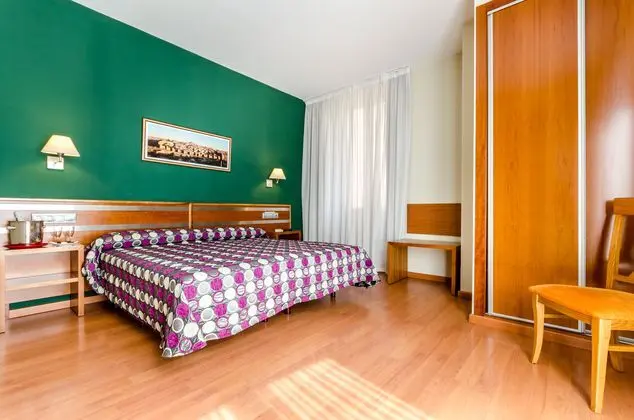 1 Çift Kişilik Veya 2 Tek Kişilik Yatak Standard