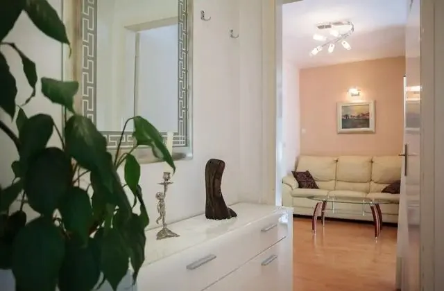 Ev (Gita - peacefull and comfortable - H()