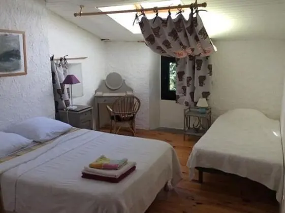 Üç Kişilik Oda (Private External Bathroom)