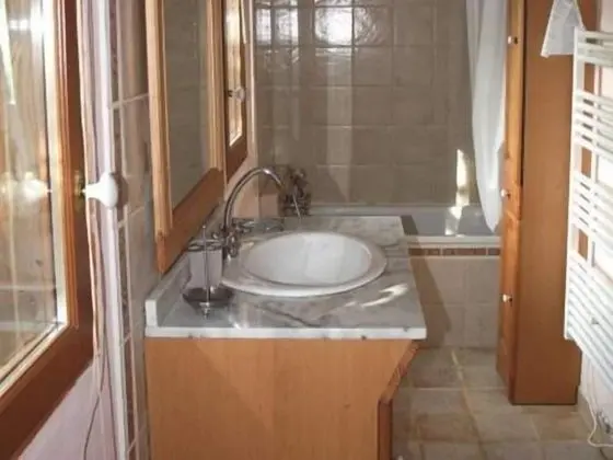 Kır Evi, Banyolu/Duşlu (Gîte)