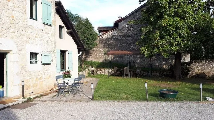 Family Ev, Özel Banyo, Dağ Manzaralı (Entre Vignes et Montagne)