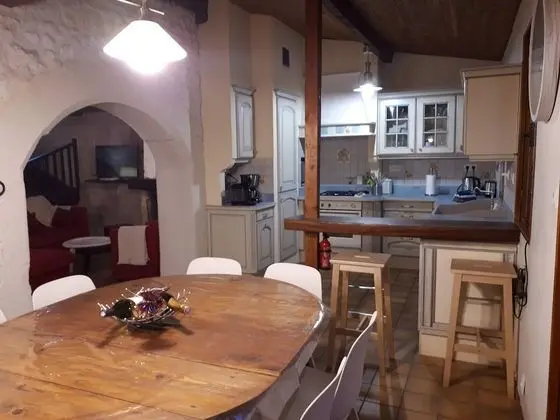 Family Ev, Özel Banyo, Dağ Manzaralı (Entre Vignes et Montagne)