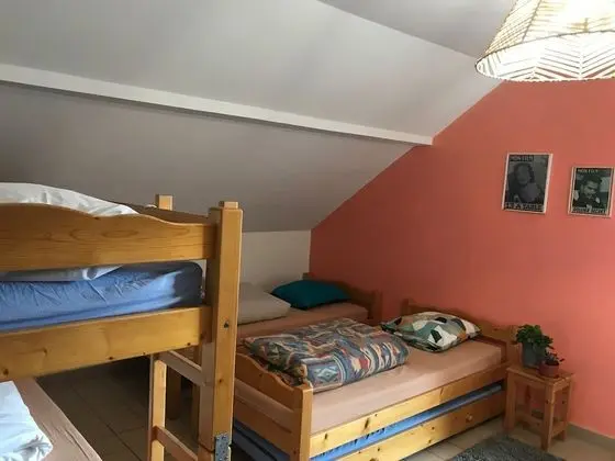 Ortak Ranzalı Oda, Ortak Banyo, Dağ Manzaralı