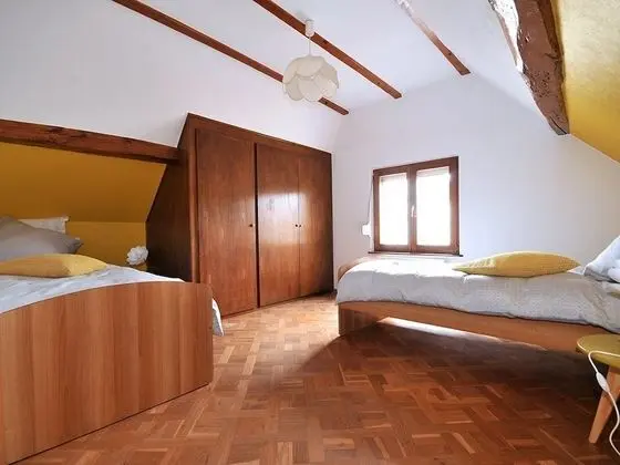 Family Kır Evi, Banyolu/Duşlu (La Grande Charrue)