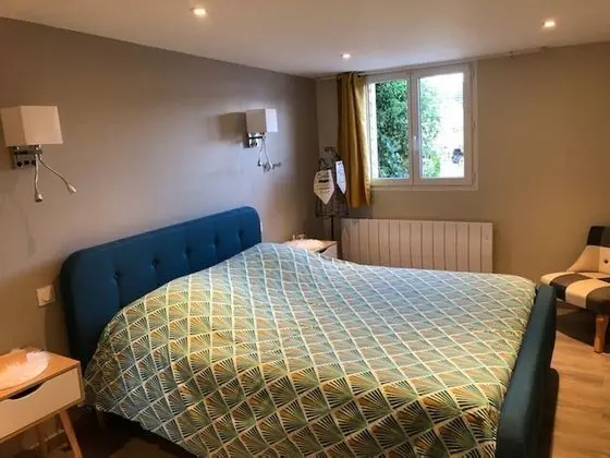 Kır Evi, Banyolu/Duşlu, Avlu Manzaralı