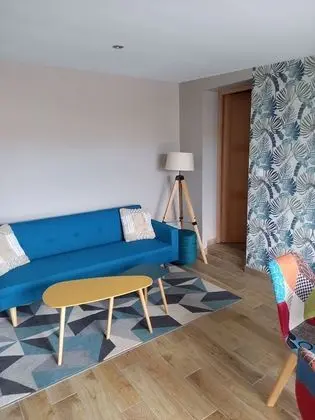 Kır Evi, Banyolu/Duşlu, Avlu Manzaralı