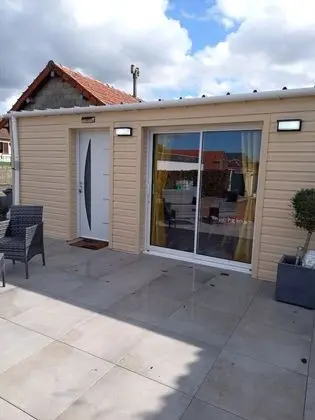 Kır Evi, Banyolu/Duşlu, Avlu Manzaralı