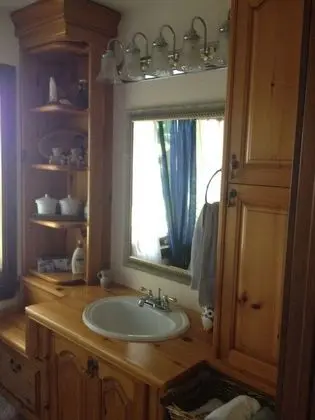 Panoramic Tek Büyük Yataklı Oda, Ortak Banyo, Nehir Manzaralı (Beirut)