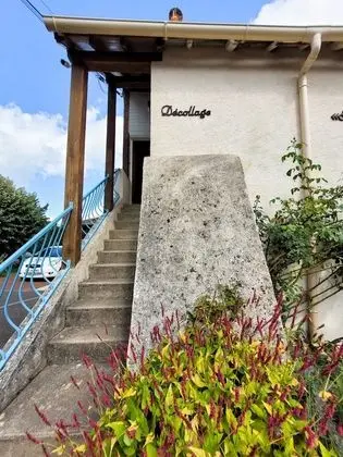 Apart Daire, Banyolu/Duşlu (Le Décollage)