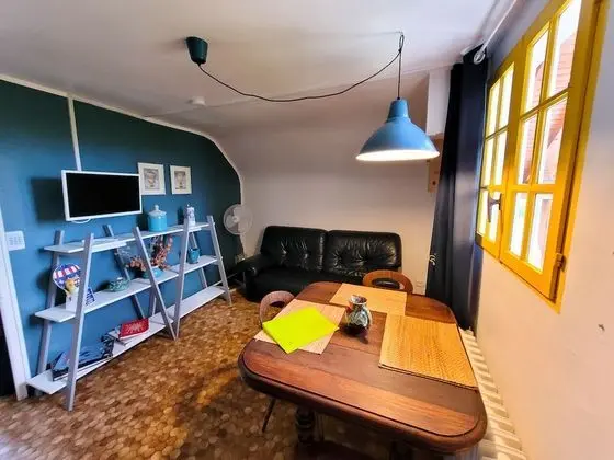 Apart Daire, Banyolu/Duşlu (Le Décollage)