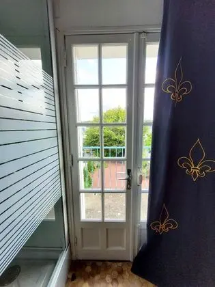 Apart Daire, Banyolu/Duşlu (Le Décollage)