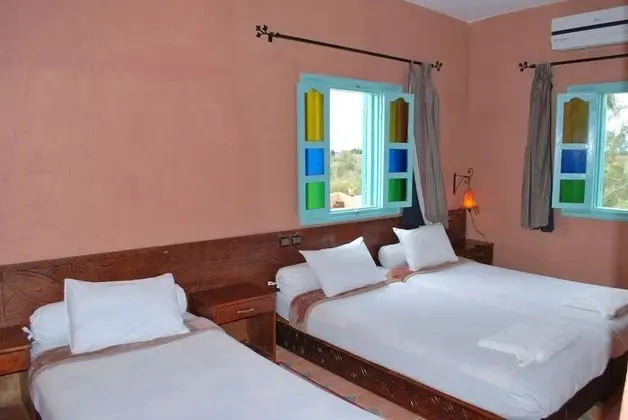 Üç Kişilik Oda (Akal)