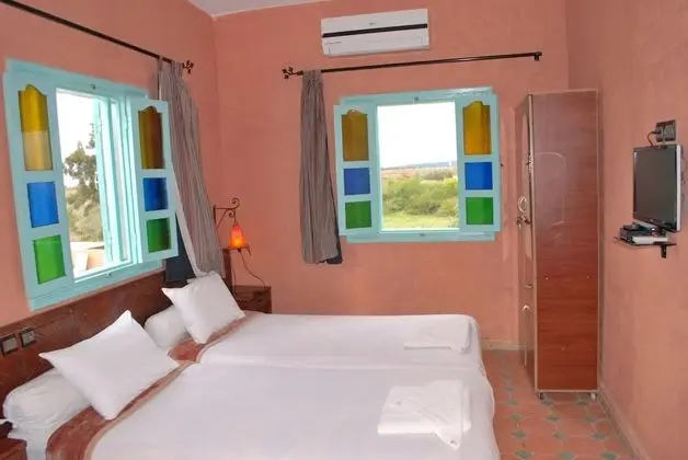 Üç Kişilik Oda (Akal)