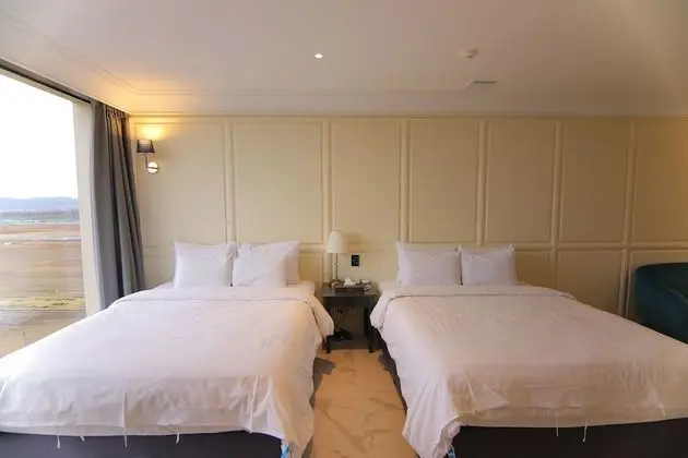 Royal Suite (Private pool fee per night required on spot)