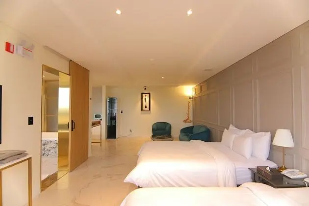 Royal Suite (Private pool fee per night required on spot)