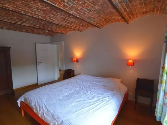 Ev