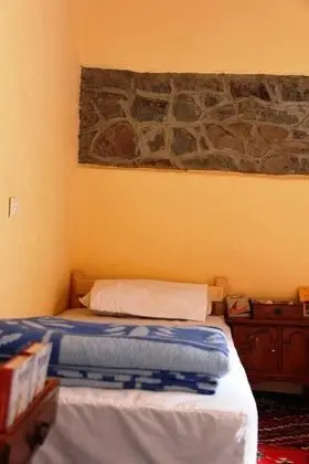 Tek Büyük Yataklı Oda, Ortak Banyo