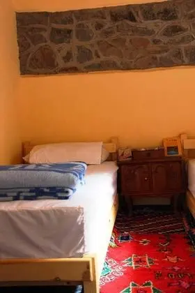 Tek Büyük Yataklı Oda, Ortak Banyo