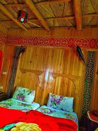Traditional Süit
