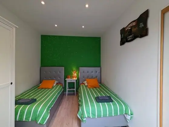 Superior Apart Daire, Banyolu/Duşlu, Bahçe Manzaralı