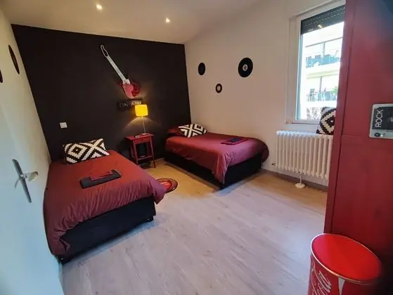 Superior Apart Daire, Banyolu/Duşlu, Bahçe Manzaralı