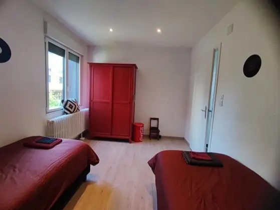 Superior Apart Daire, Banyolu/Duşlu, Bahçe Manzaralı