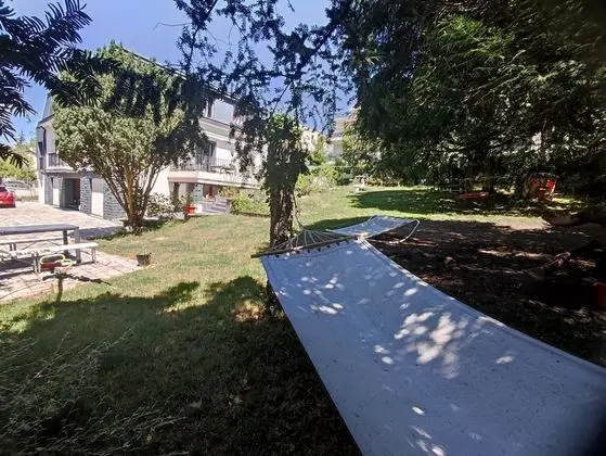 Superior Apart Daire, Banyolu/Duşlu, Bahçe Manzaralı