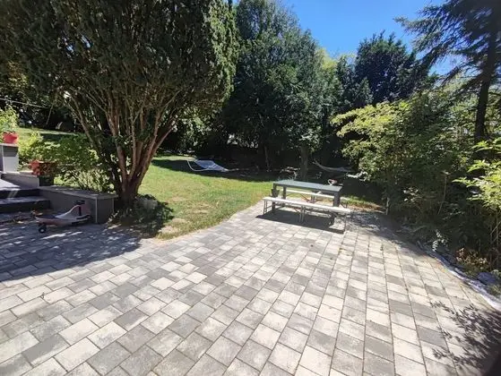 Superior Apart Daire, Banyolu/Duşlu, Bahçe Manzaralı