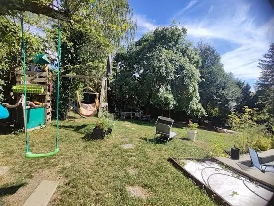 Superior Apart Daire, Banyolu/Duşlu, Bahçe Manzaralı