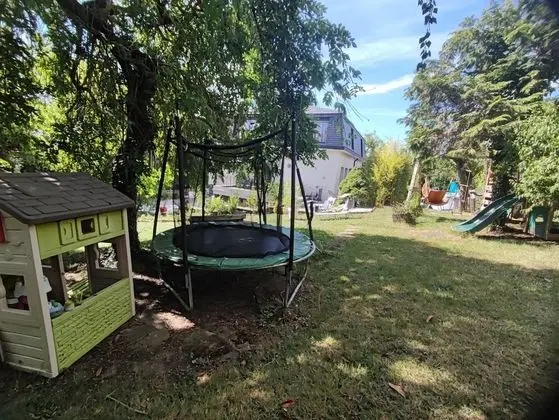 Superior Apart Daire, Banyolu/Duşlu, Bahçe Manzaralı