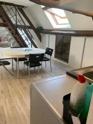 Standard Apart Daire (APPARTEMENT 90m² ETAGE)