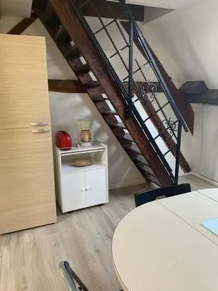 Standard Apart Daire (APPARTEMENT 90m² ETAGE)