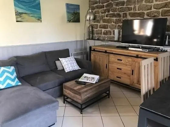 Family Ev, Banyolu/Duşlu (La Roseraie)