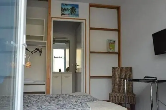 Üç Kişilik Oda (Herm)
