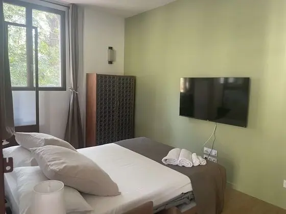 Kır Evi, Özel Banyo, Avlu Manzaralı (Canigou)