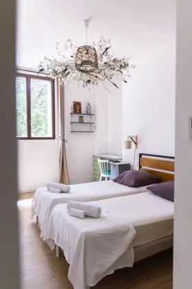 Kır Evi, Özel Banyo, Avlu Manzaralı (Canigou)