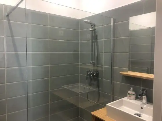 Kır Evi, Özel Banyo, Avlu Manzaralı (Canigou)