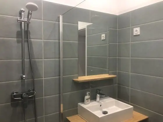 Kır Evi, Özel Banyo, Avlu Manzaralı (Canigou)