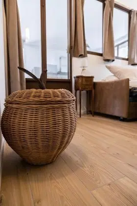 Kır Evi, Özel Banyo, Avlu Manzaralı (Canigou)