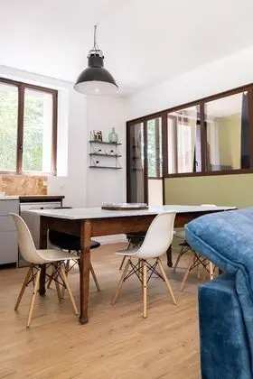 Kır Evi, Özel Banyo, Avlu Manzaralı (Canigou)