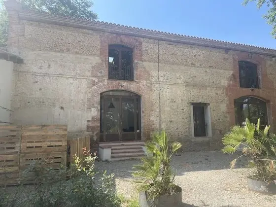 Kır Evi, Özel Banyo, Avlu Manzaralı (Canigou)