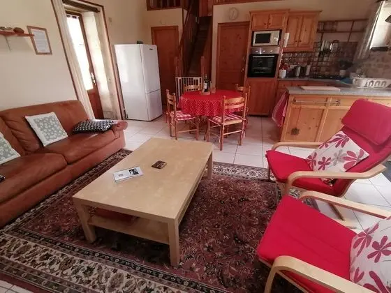 Kır Evi (Le Poirier)