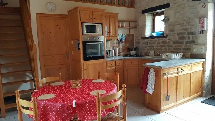 Kır Evi (Le Poirier)