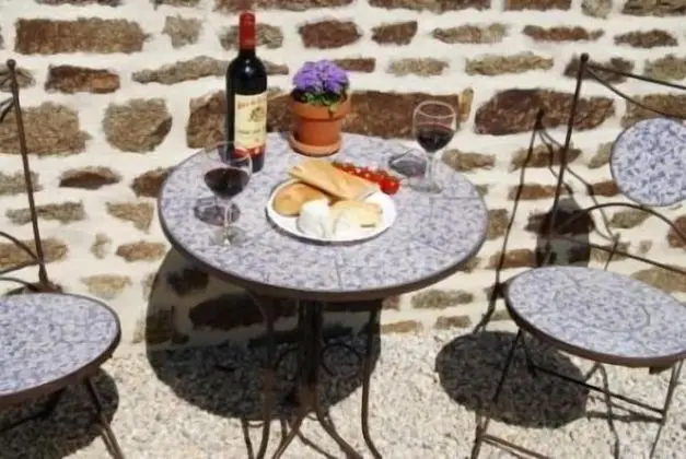 Kır Evi, Banyolu/Duşlu, Avlu Manzaralı (Le Petit Bijou)